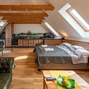 Castle Hill Premium Apartman